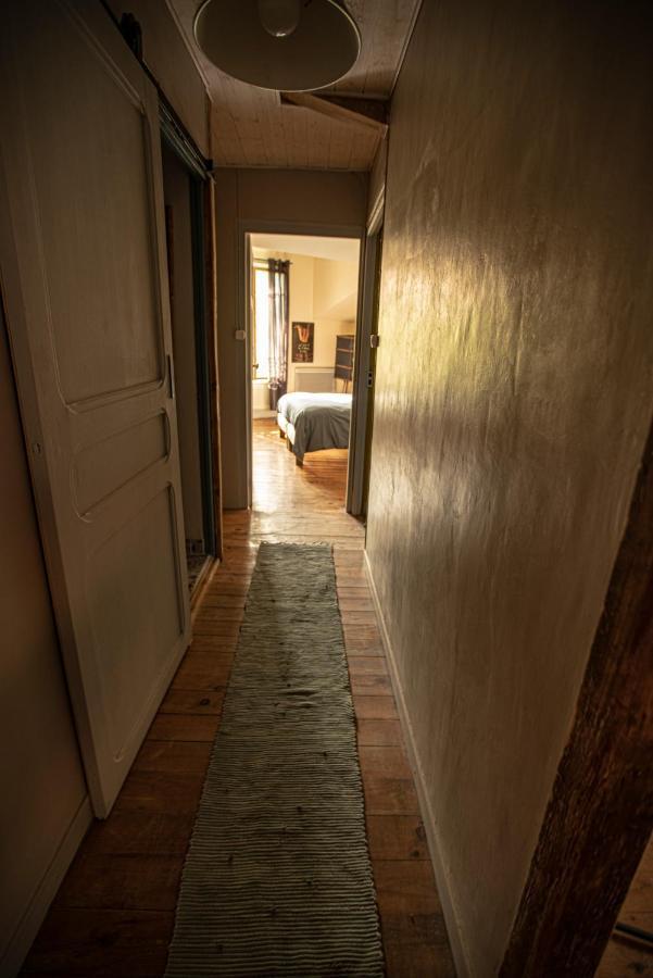 Le Refuge Ceretan, Grand Et Bel Appartement Mansarde En Plein Centre Bagian luar foto