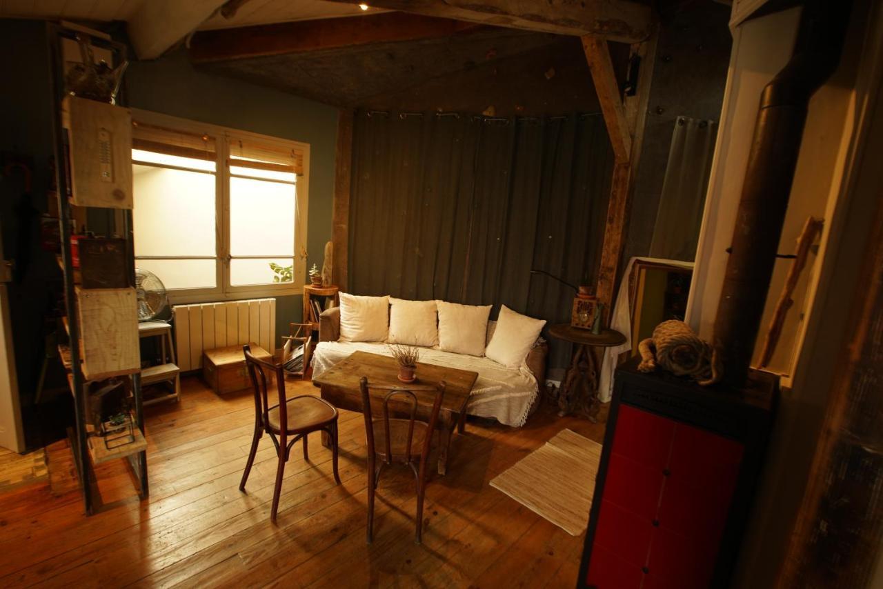 Le Refuge Ceretan, Grand Et Bel Appartement Mansarde En Plein Centre Bagian luar foto